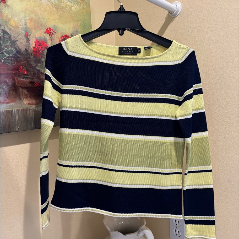 Dana Buchman 100% silk top